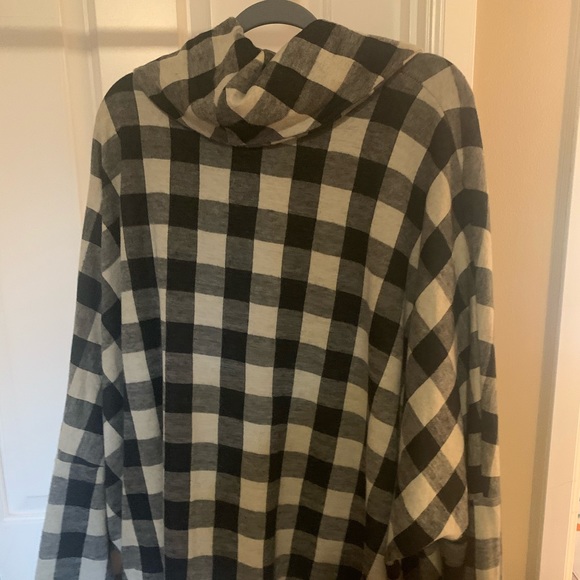 Suzanne Betro poncho top! - Picture 2 of 3